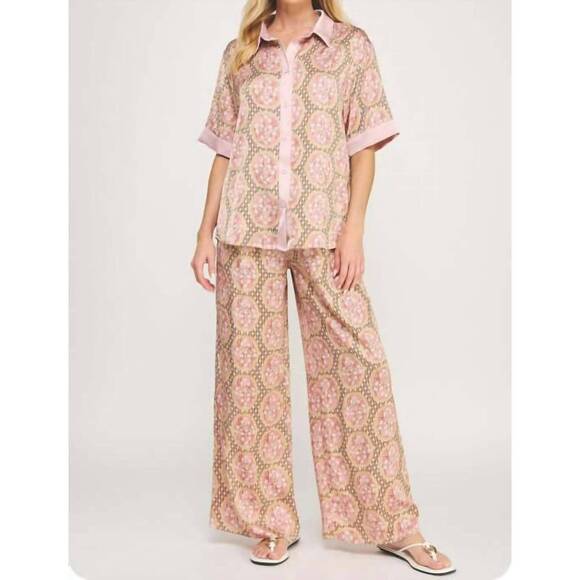 STRUT & BOLT Other - NEW STRUT & BOLT katie luxury satin resort set in floral damask